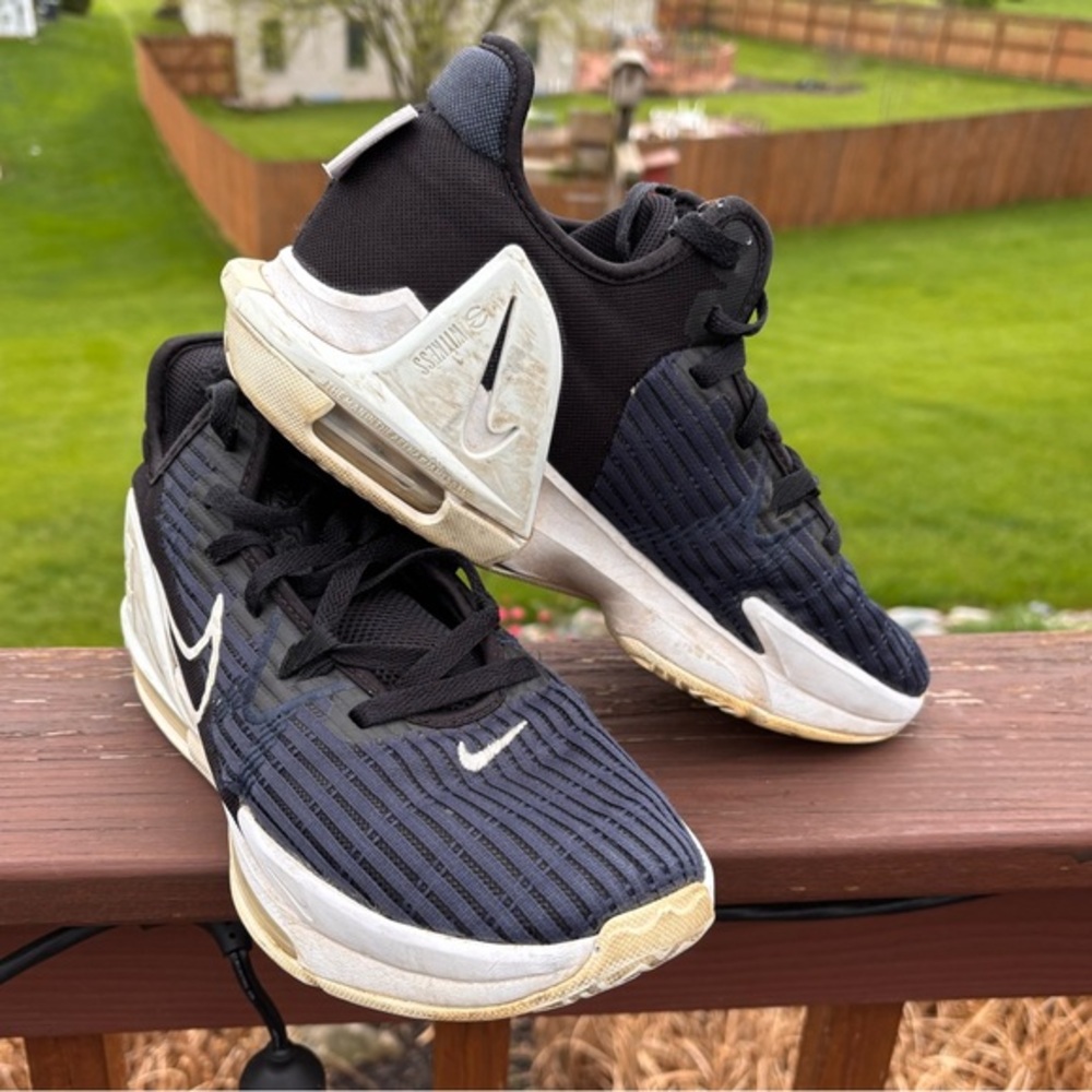 Size 9 Nike LeBron Witness 6 Black Dark Obsidian